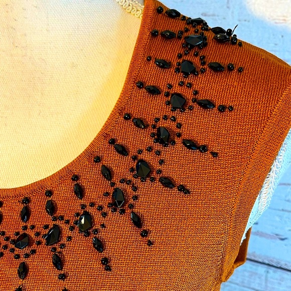 JONES NEW YORK Sleeveless Top with Black Beaded Neckline Rust-PM - Picture 2 of 3